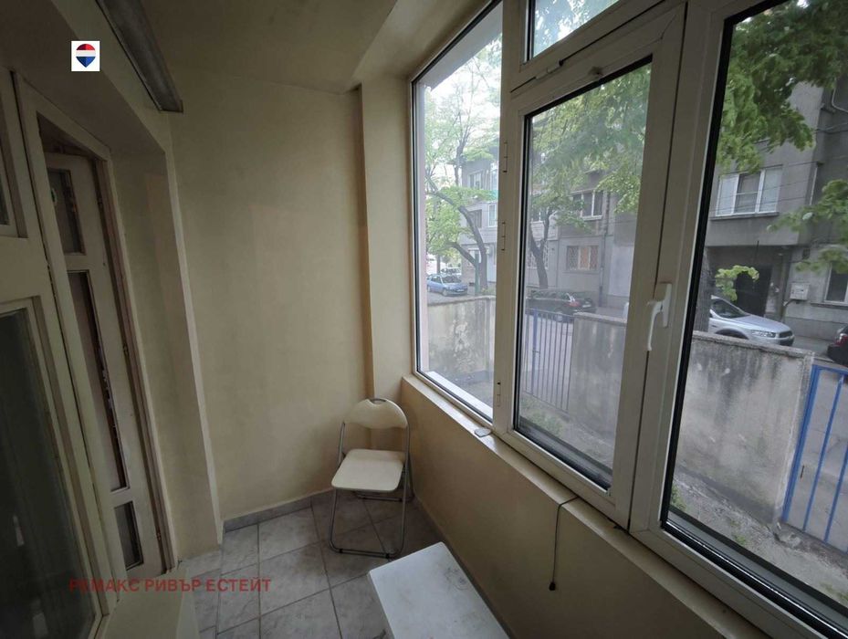 Тристаен апартамент с паркомясто за продажба кв. Хъшове