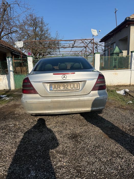 Mercedes Benz e220