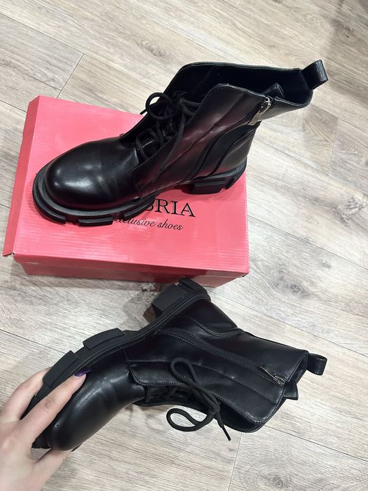 Продам ботинки женские осенние