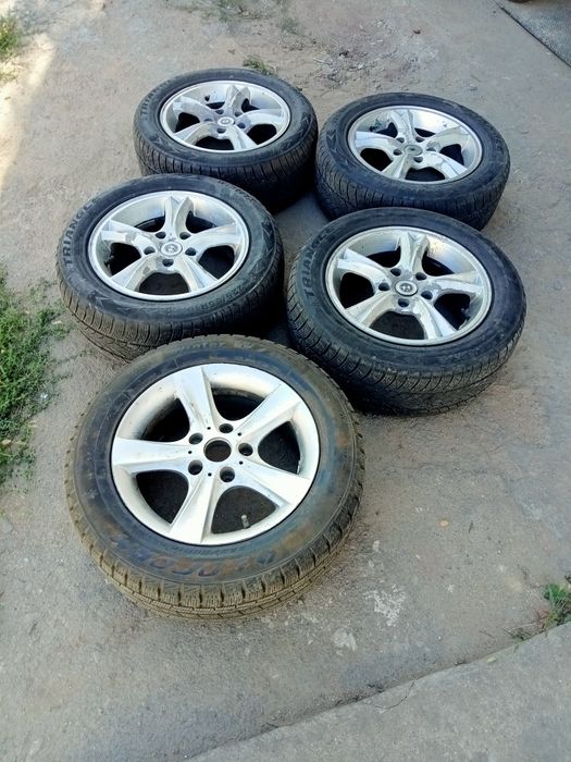 Продаётся Шины с дисками 225/55/р16 зимние