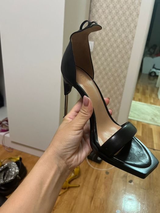 Продам обувь каждую за 7000
