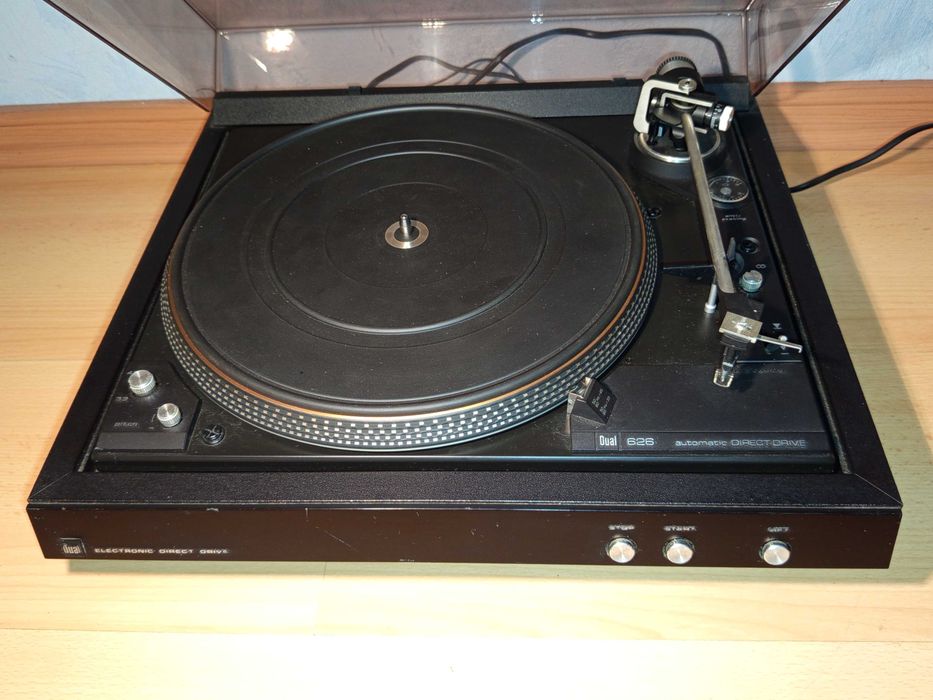 Колекционерски грамофон Dual CS 626