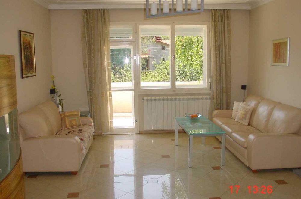 Дава се под наем Къща в Банкя - 210 кв.м за 1300 € - Снимка #6