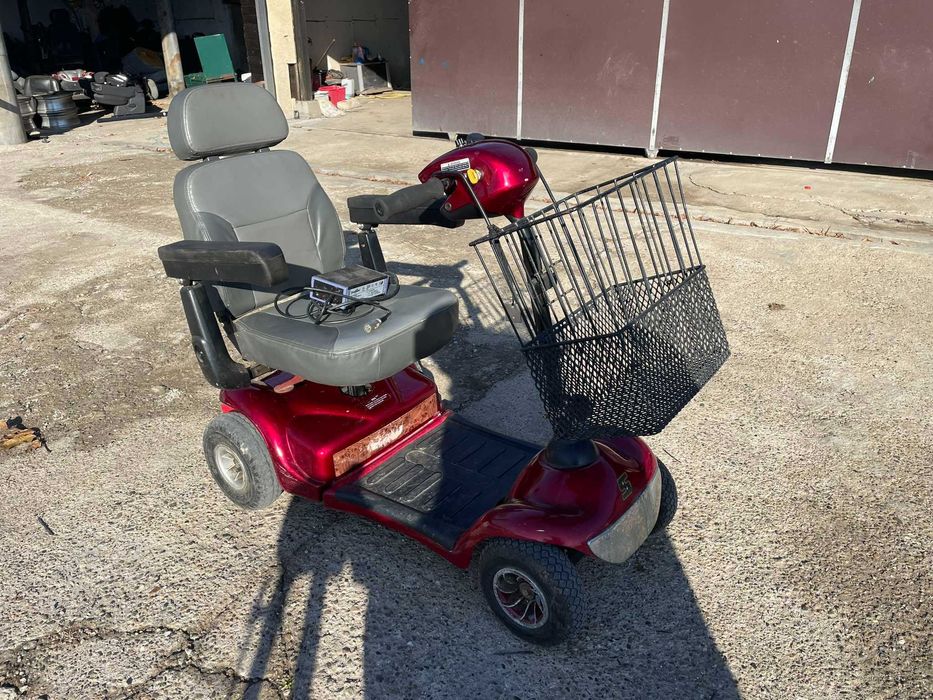 скутер за трудноподвижни хора или инвалиди