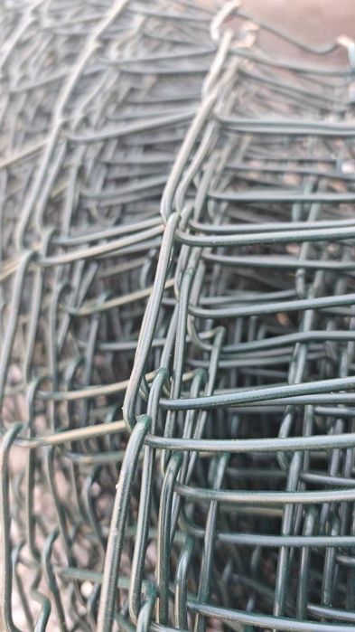 Пирони/телове/мрежи/ограда/арматурна заготока/двор/градина/дом