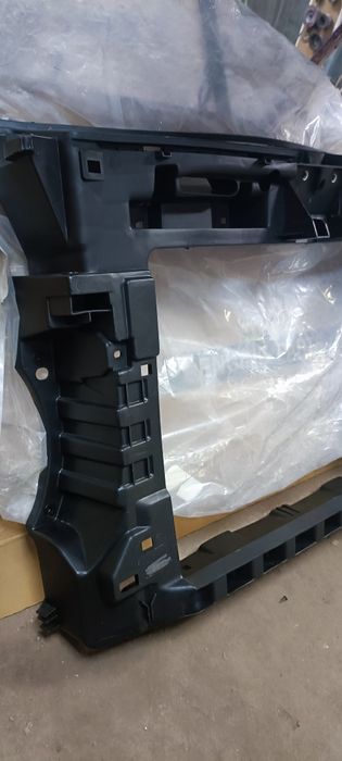 Суппорт радиатора телевизор Caddy