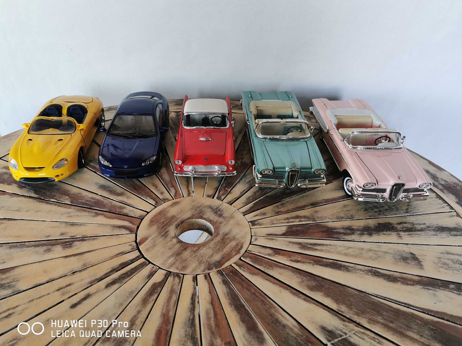 Модели 1:18 колички