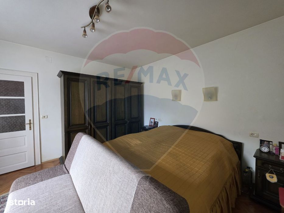 Casă solida 3 dormitoare si teren de 647 mp în zona Aradul Nou