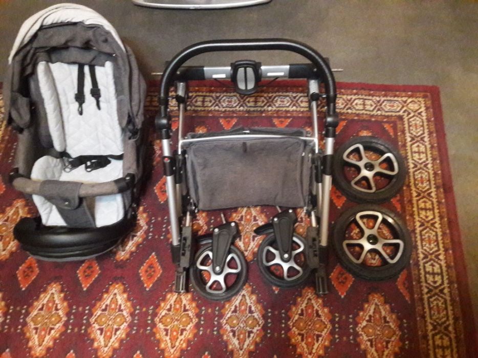 Продаю коляску в отличном состоянии