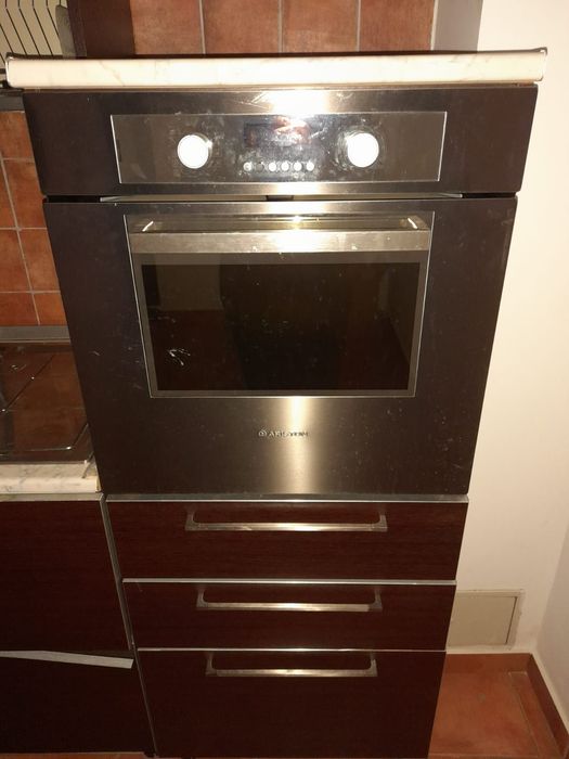 bucătărie complet utilată cu mașină de spălat vase
