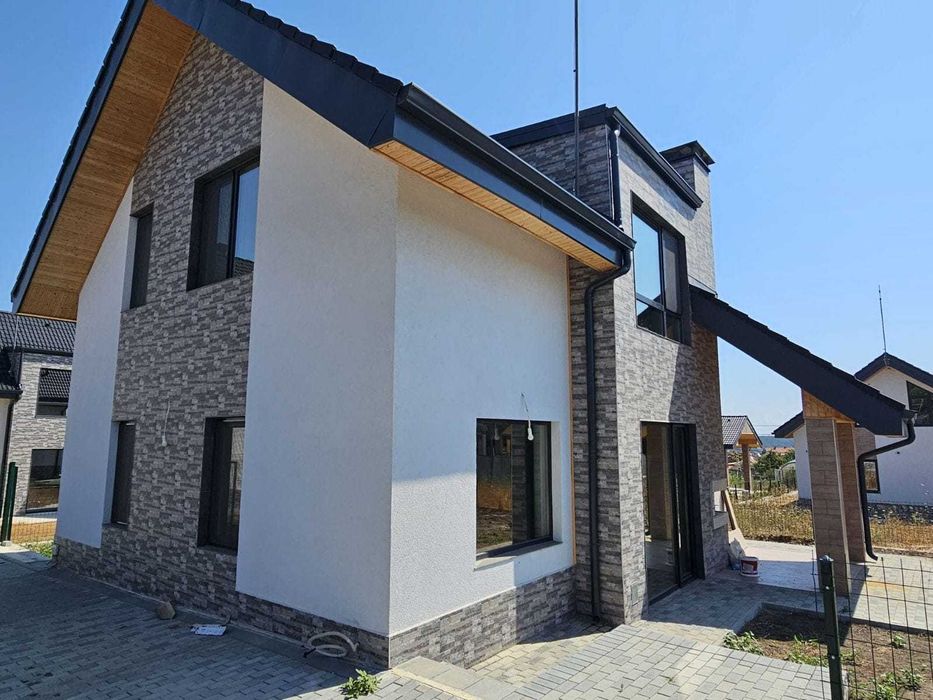 Продава се Къща в с. Звездица, Област Варна - 158 кв.м за 1450 €/кв.м - Снимка #1