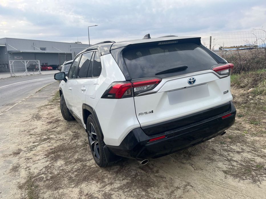 Toyota RAV4 Toyota RAV4 style bi-tone phev in stare excelenta, primul proprietar