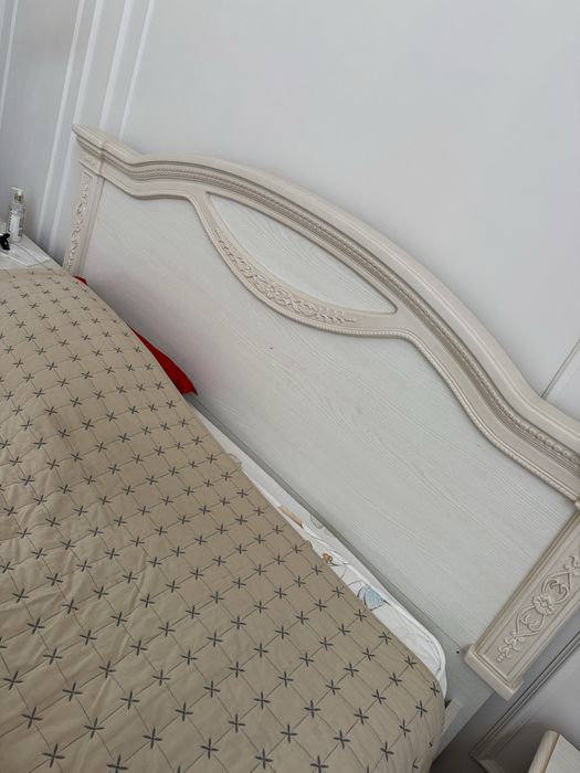 Спальний кровать