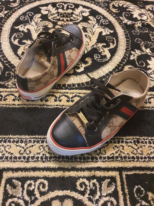 Papuci  Gucci model frumos .size  36