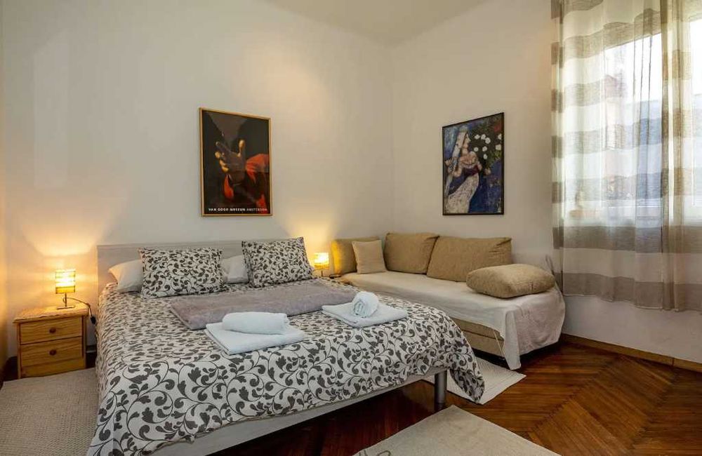 Дава се под наем Едностаен апартамент в Пловдив, Централна гара - 39 кв.м за 173.4 € - Снимка #1