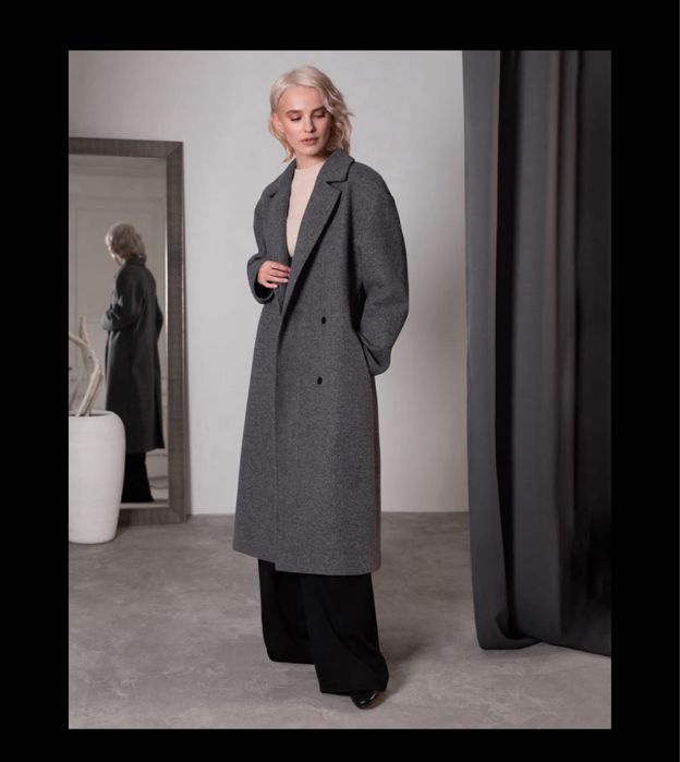 Серое пальто Lichi