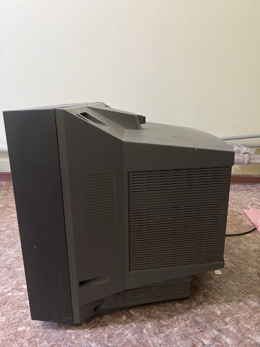 Телевизор LG.
