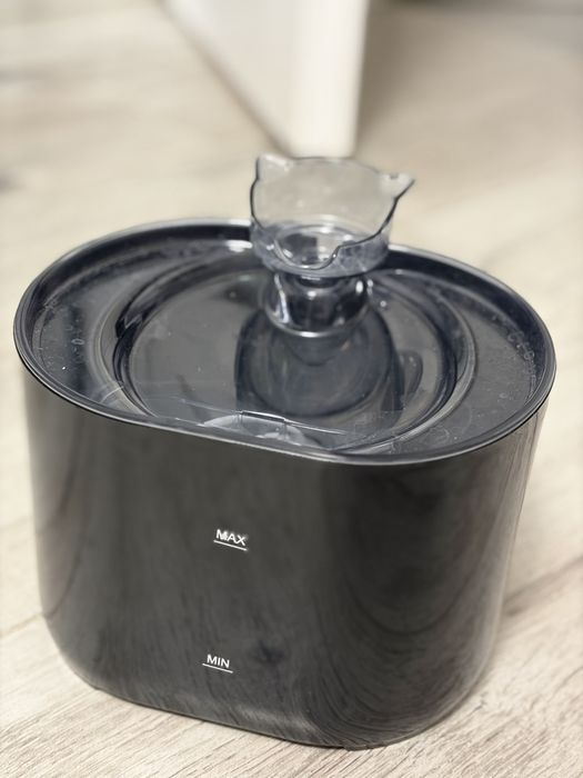 Cușcă de transport , nisip + fântână de apă pisici