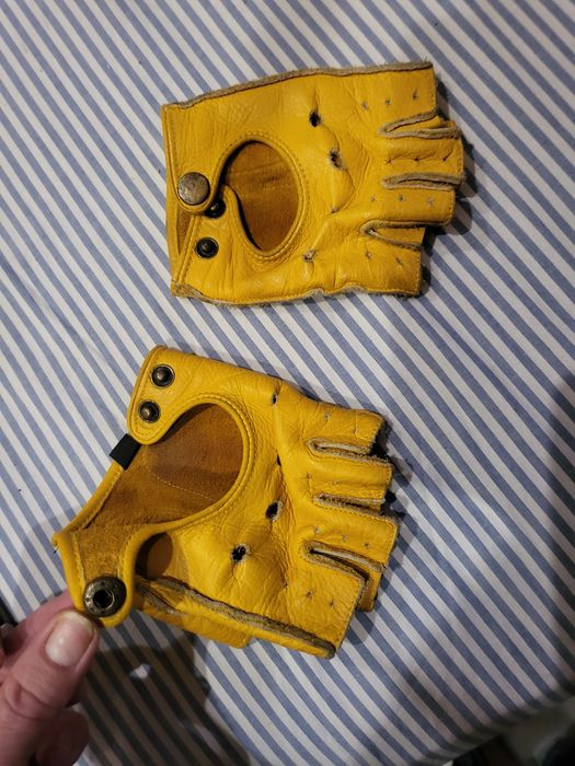 Кожени ръкавици без пръсти-30лв.