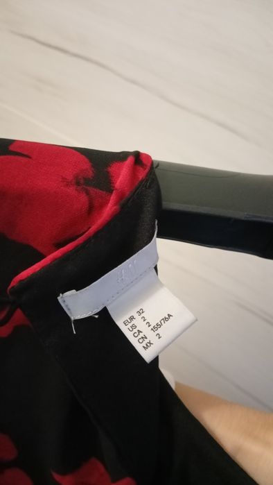 Плесирана дамска рокля