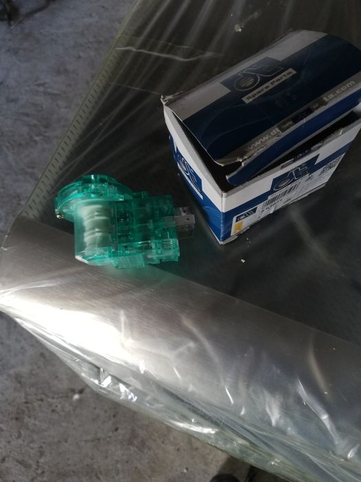 Продам контактный групп