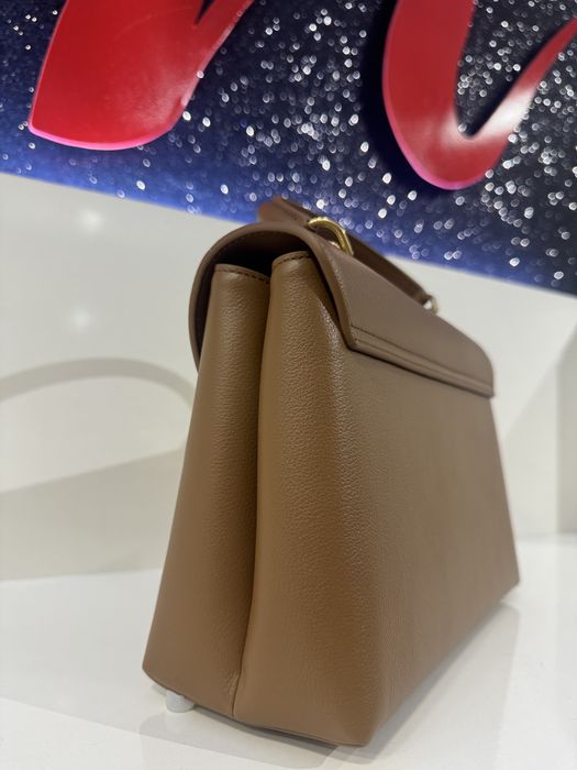 Дамска чанта естесвена кожа