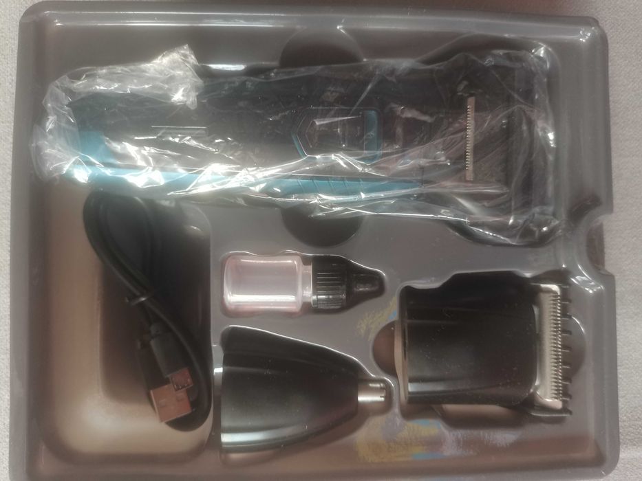 Многофункционална самобръсначка Foe Men 3в1