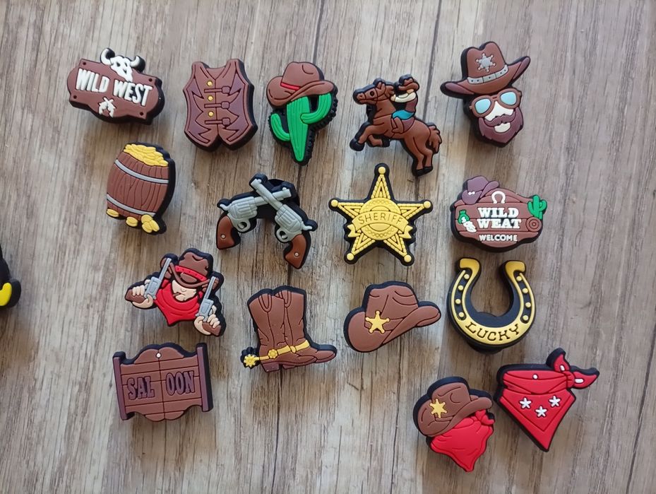 Crocs Крокс значки аксесоари различни видове