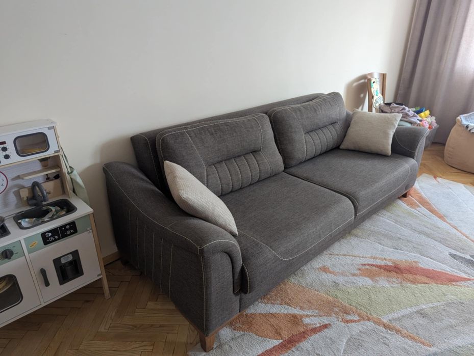 Триместен разтегателен диван