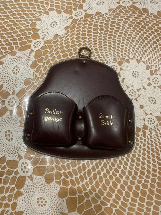 Ретро "гараж" за очила* Стенен калъф за два чифта очила* От кожа