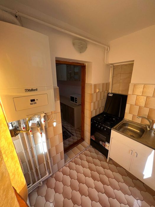 Inchiriez apartament 2 Camere Etaj 1, Micro 17 Galati