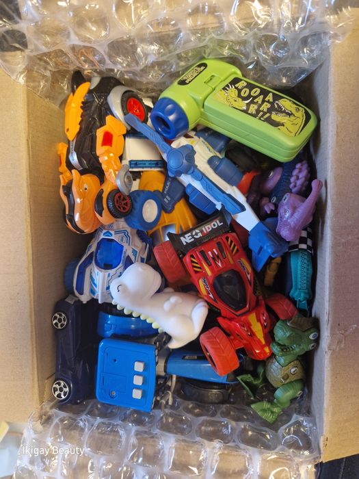 Кашон с Детски играчки за момче