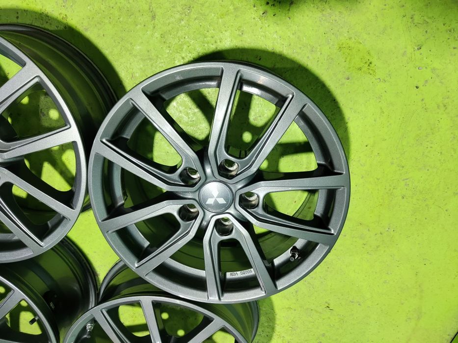 16 5x114.3 Mitsubishi лети джанти 5х114.3