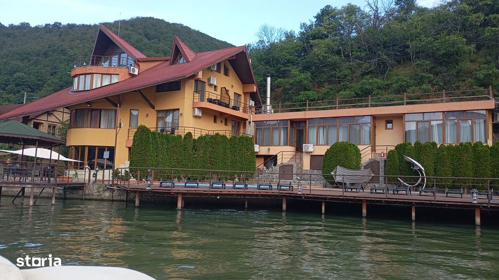 Vânzare complex turistic Dunăre — Cazanele Dunării, 3 pensiuni, 3,5M €