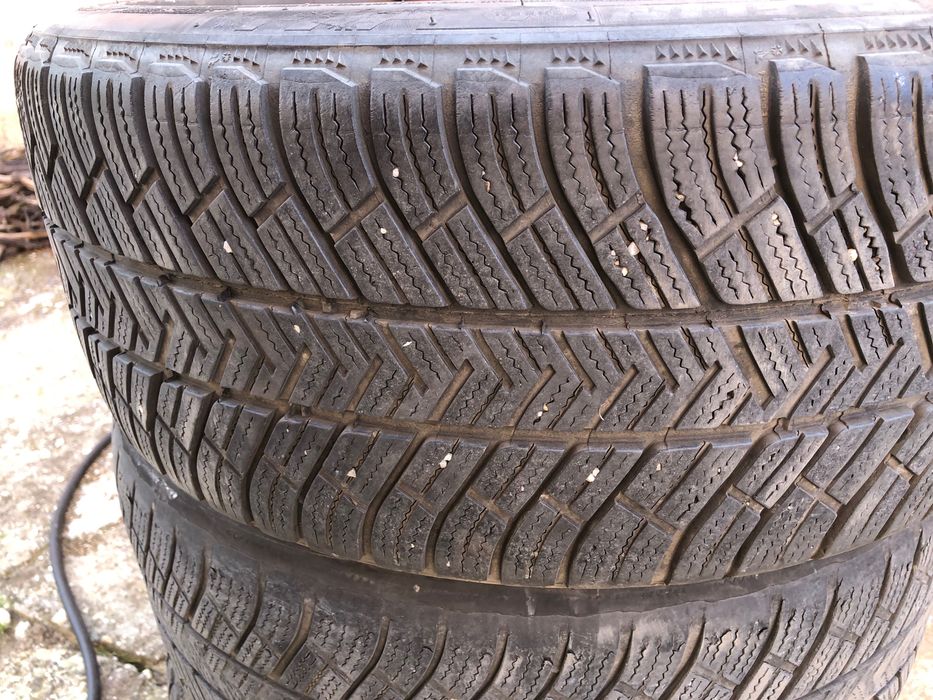 Anvelope de iarna Michelin 235/40R19