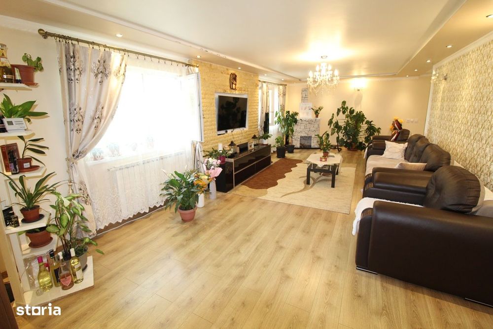 Vând casă P+M în Hunedoara, zona Micro3-Altex, teren 1413mp, f.s. 17m