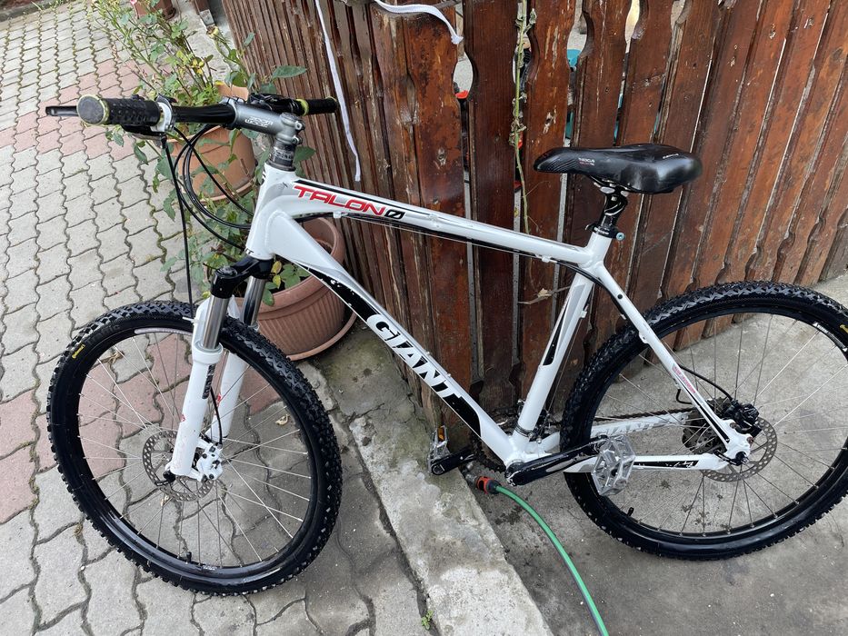 bicicleta giant cadru aluminiu