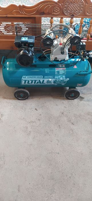 Продается компрессор 100л