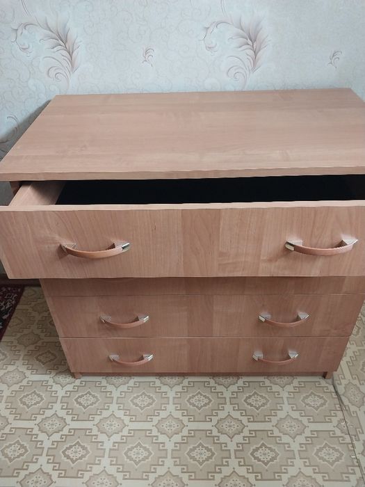 Продам комод на 4 ящика