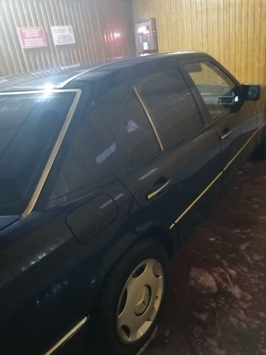 Продаю Мерседес 124.