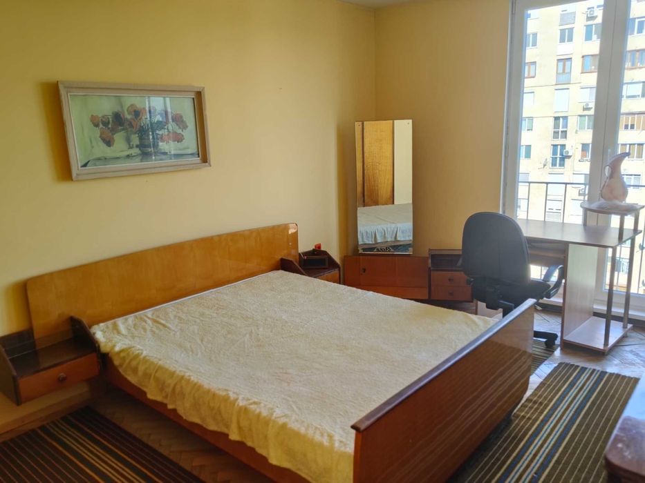 Под наем Плевен в центъра, двустаен с отделна кухня