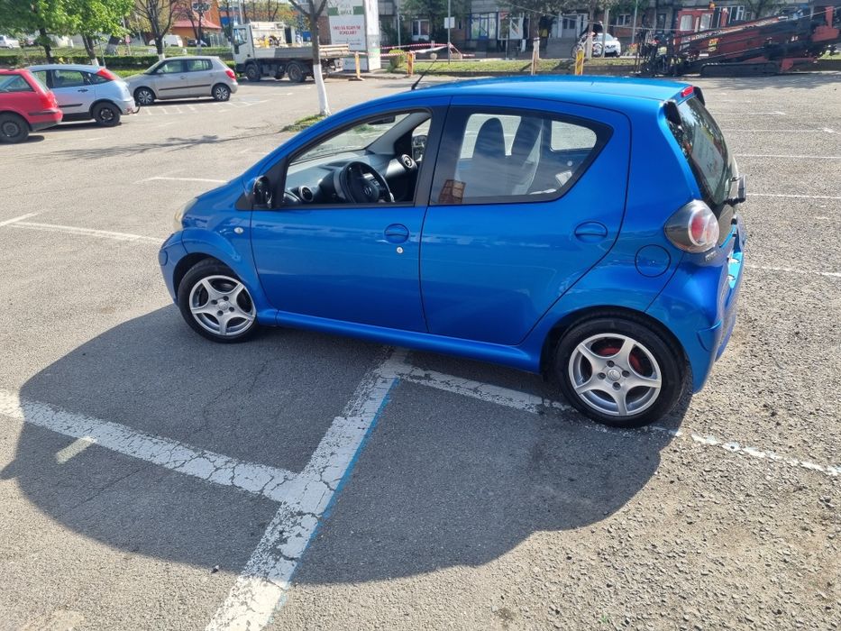 Vând Toyota Aygo