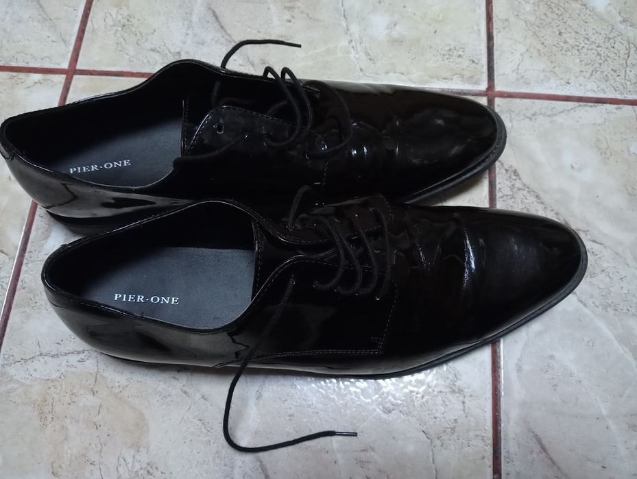 Pantofi noi lac Nr 46