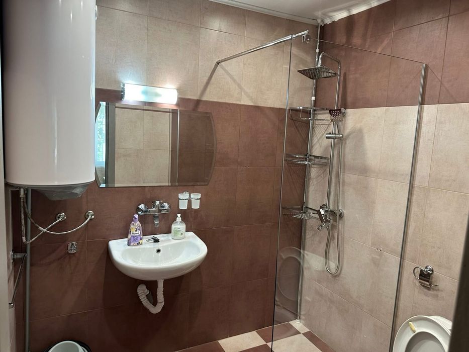 Дава се под наем Тристаен апартамент в Стара Загора, Център - 100 кв.м за 650 € - Снимка #6