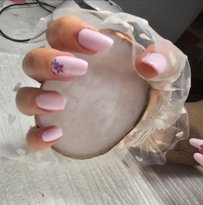 Unghii cu gel si oje semipermanenta