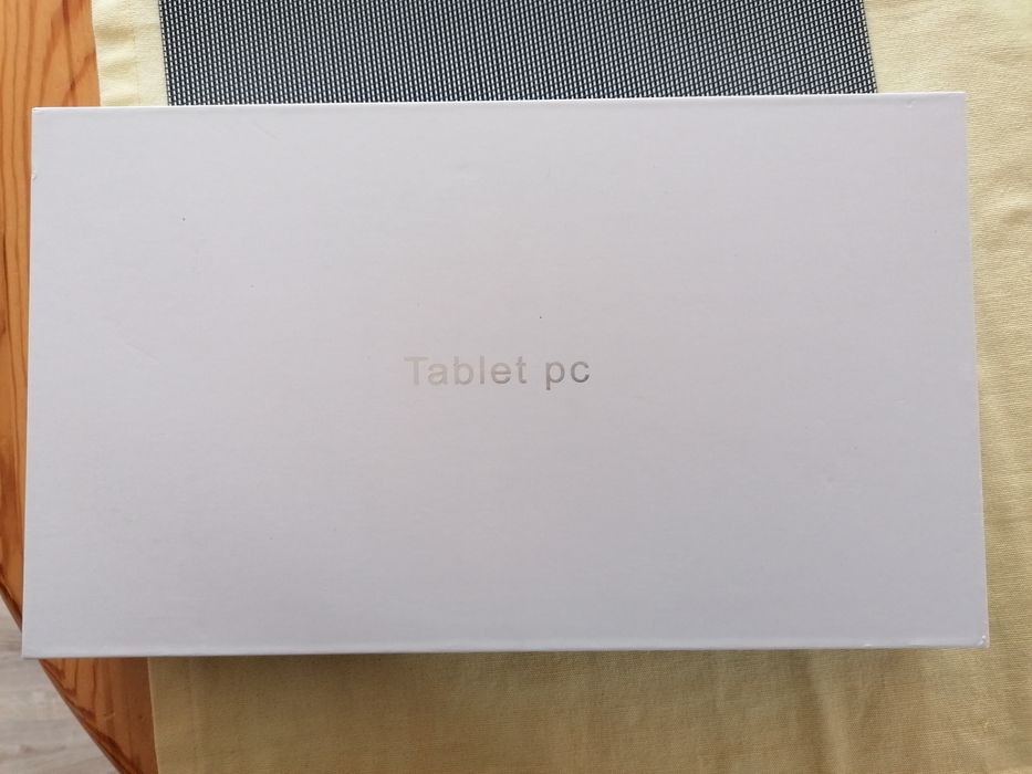 Продавам Таблет пълен комплект