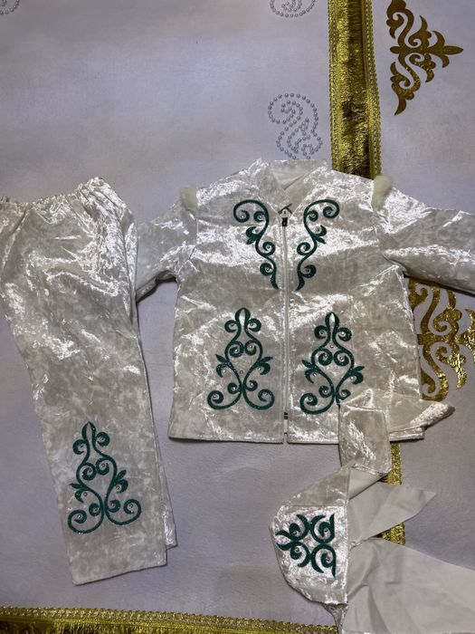 Сундет той костюм