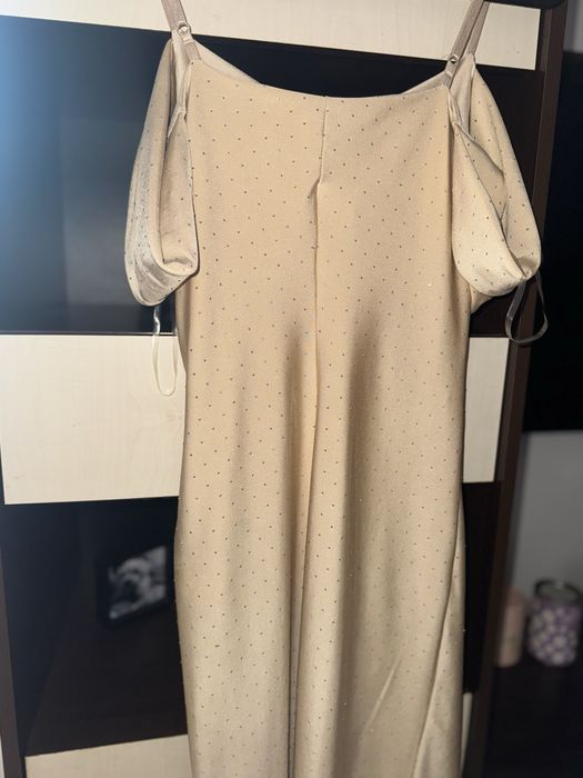 Rochie eleganta cu pietricele