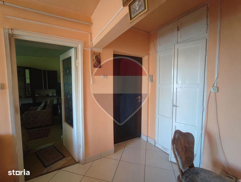 Apartament 3 camere, central, de vânzare, Salonta