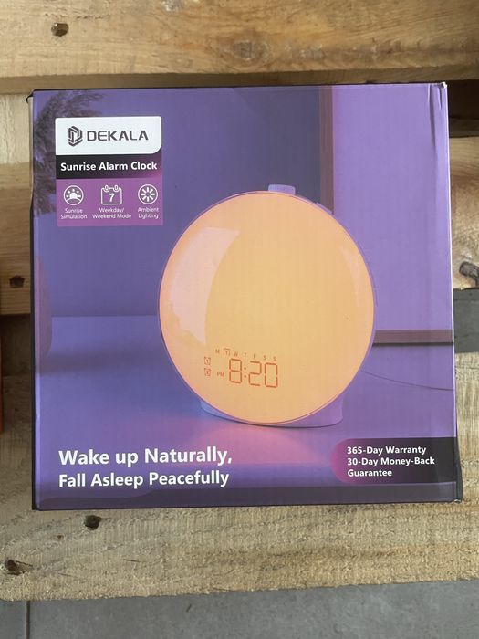 Dekala Sunrise Нощна лампа с будилник и радио